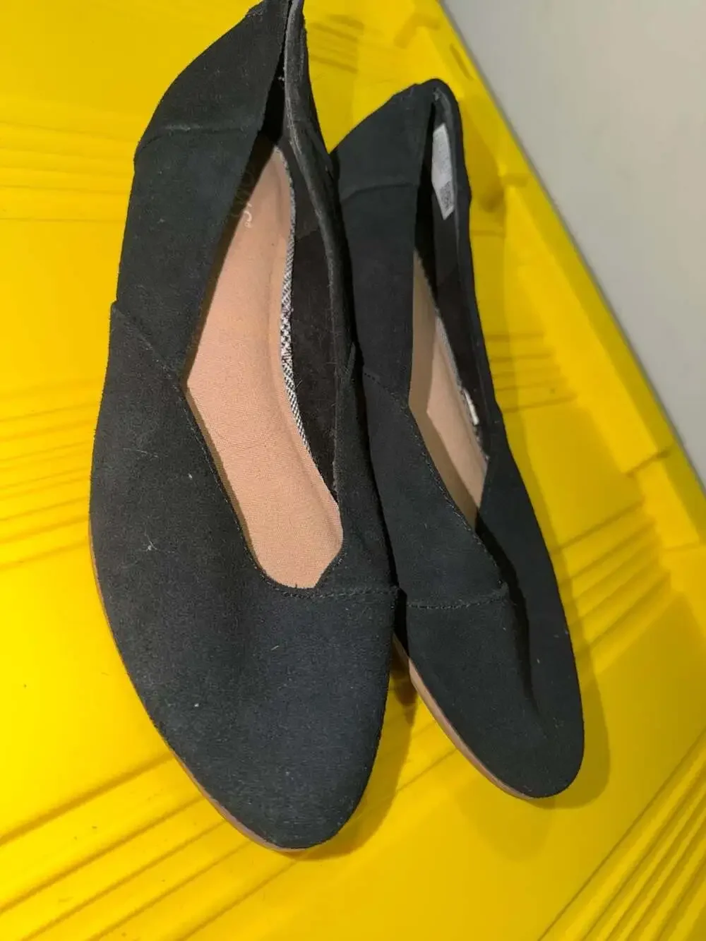 Toms - Picture 2 of 4